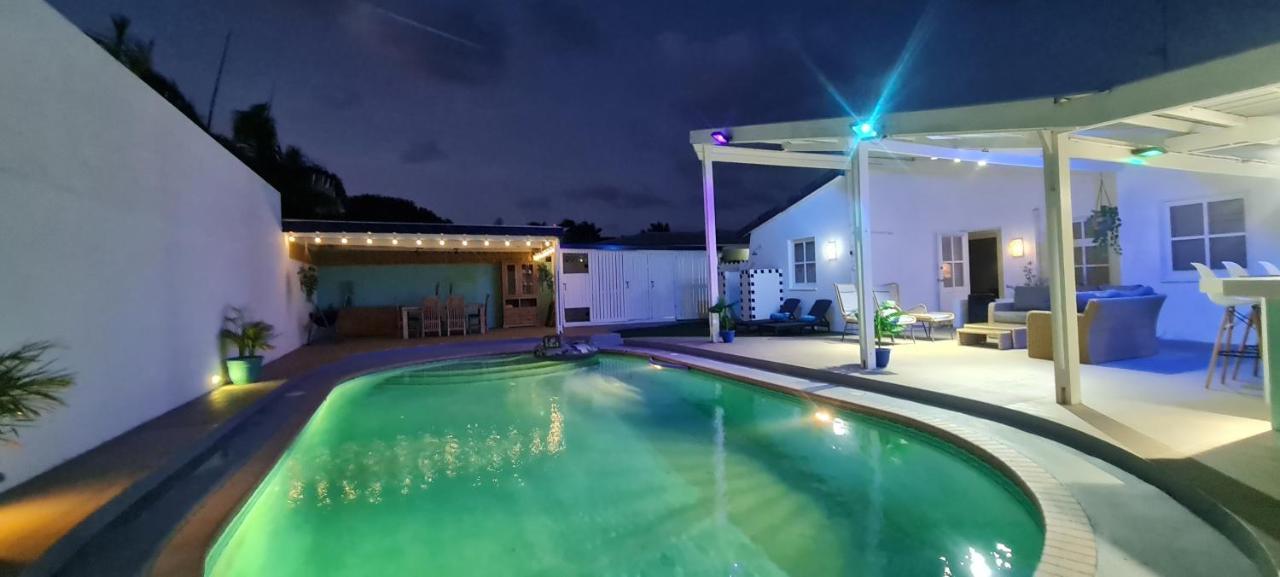 Family Villa With Big Pool And Absolute Privacy Willemstad Zewnętrze zdjęcie